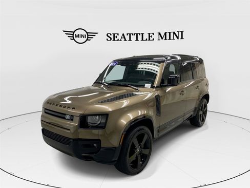 Used 2024 Land Rover Defender 110 X-Dynamic SE image 1
