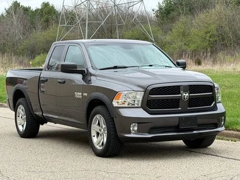 Used 2015 RAM 1500 Express AWD/4WD image 3