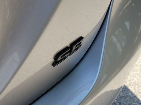 Used 2020 Toyota Camry SE FWD image 8