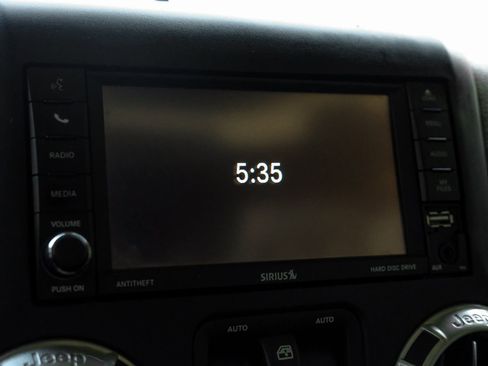 Used 2017 Jeep Wrangler Unlimited Rubicon image 28