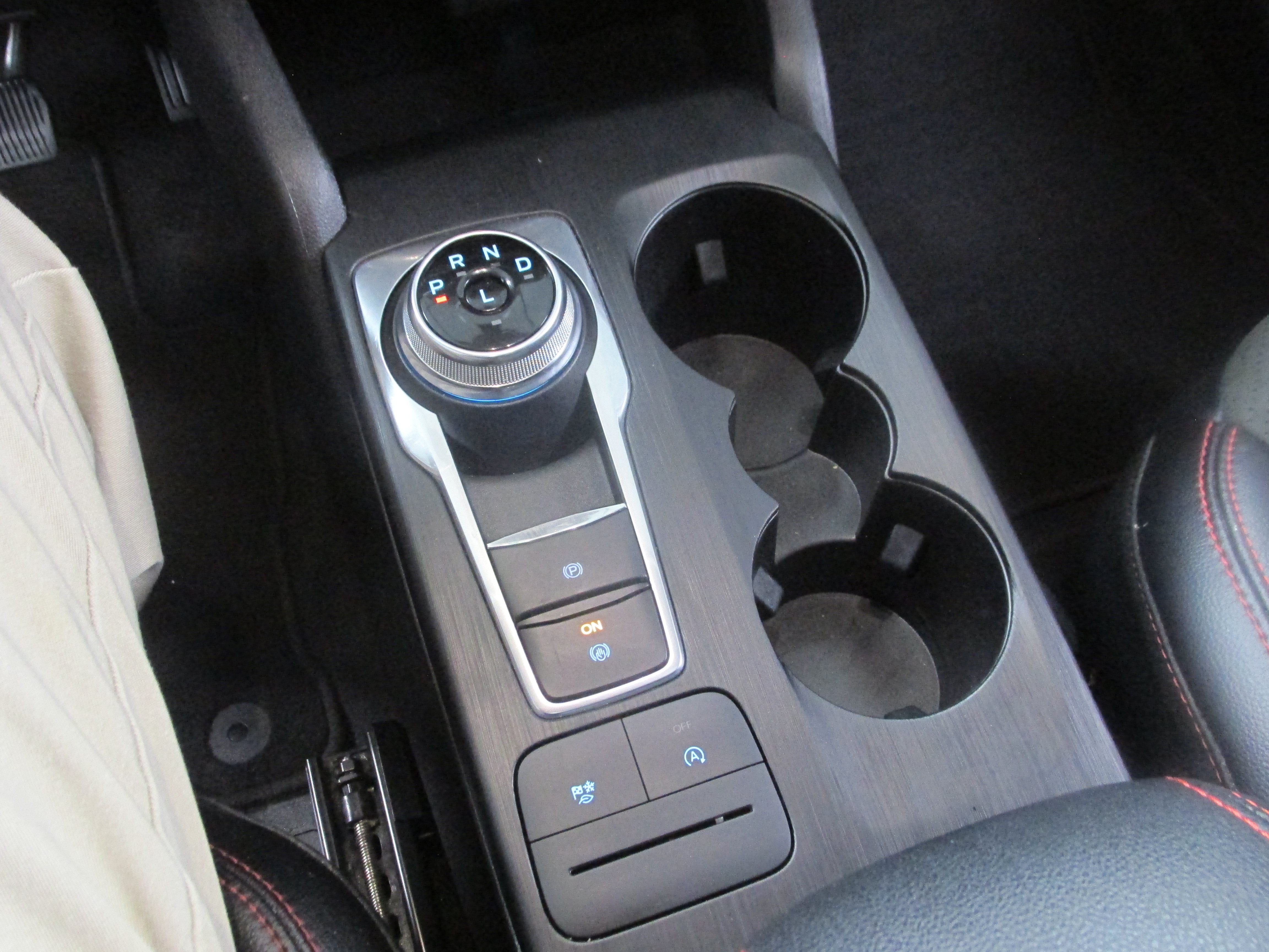 Used 2022 Ford Escape SEL w/ SEL Stealth AWD Package image 38