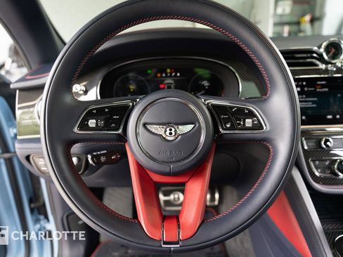 Used 2023 Bentley Bentayga Extended Wheelbase image 23