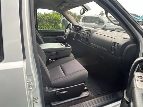 Used 2014 GMC Sierra 2500 SLE w/ SLE Preferred Package AWD/4WD image 24