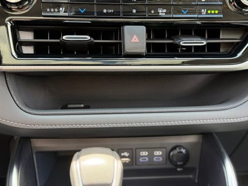 Used 2022 Toyota Highlander Platinum AWD/4WD image 20