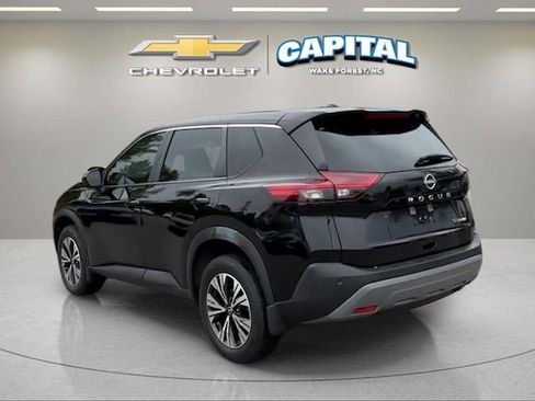 Used 2023 Nissan Rogue SV AWD/4WD image 3