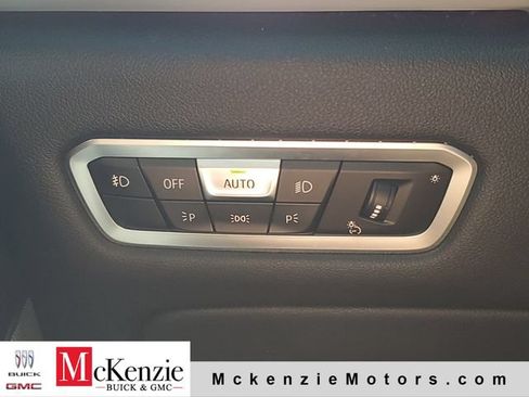 Used 2021 BMW X7 xDrive40i w/ M Sport Package AWD/4WD image 22