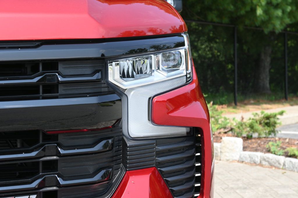 Used 2024 Chevrolet Silverado 1500 LT Trail Boss w/ LT Trail Boss Premium Package AWD/4WD image 11