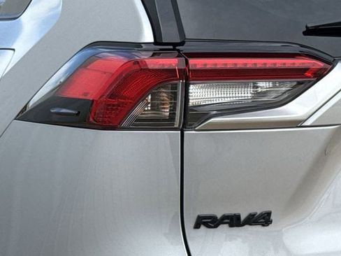 Used 2025 Toyota RAV4 XSE AWD/4WD image 6