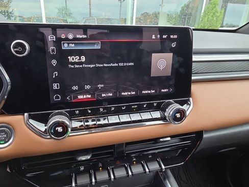 Used 2025 GMC Canyon AT4 w/ AT4 Premium Package image 14