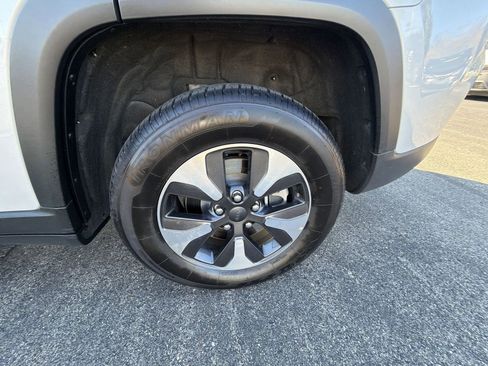 Used 2024 Jeep Grand Cherokee Limited 4xe image 31