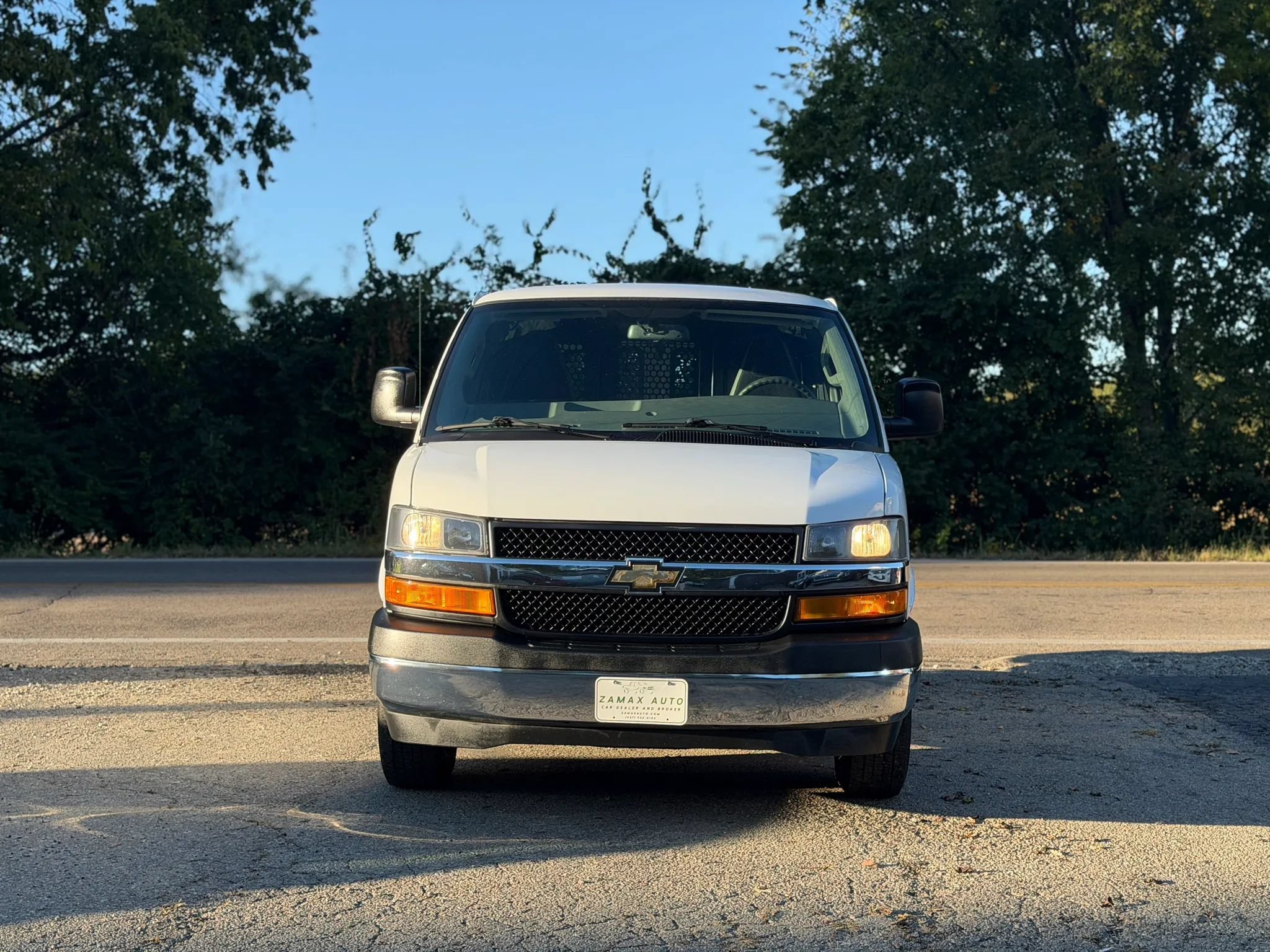 Used 2019 Chevrolet Express 2500 w/ Driver Convenience Package RWD image 2