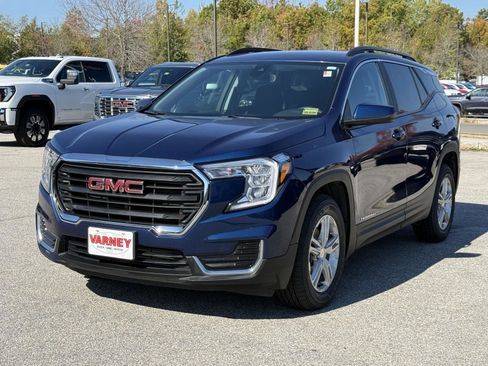 Used 2023 GMC Terrain SLE w/ Driver Convenience Package image 1