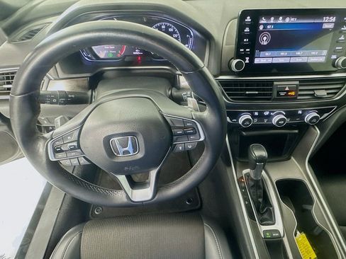 Used 2018 Honda Accord Sport image 11