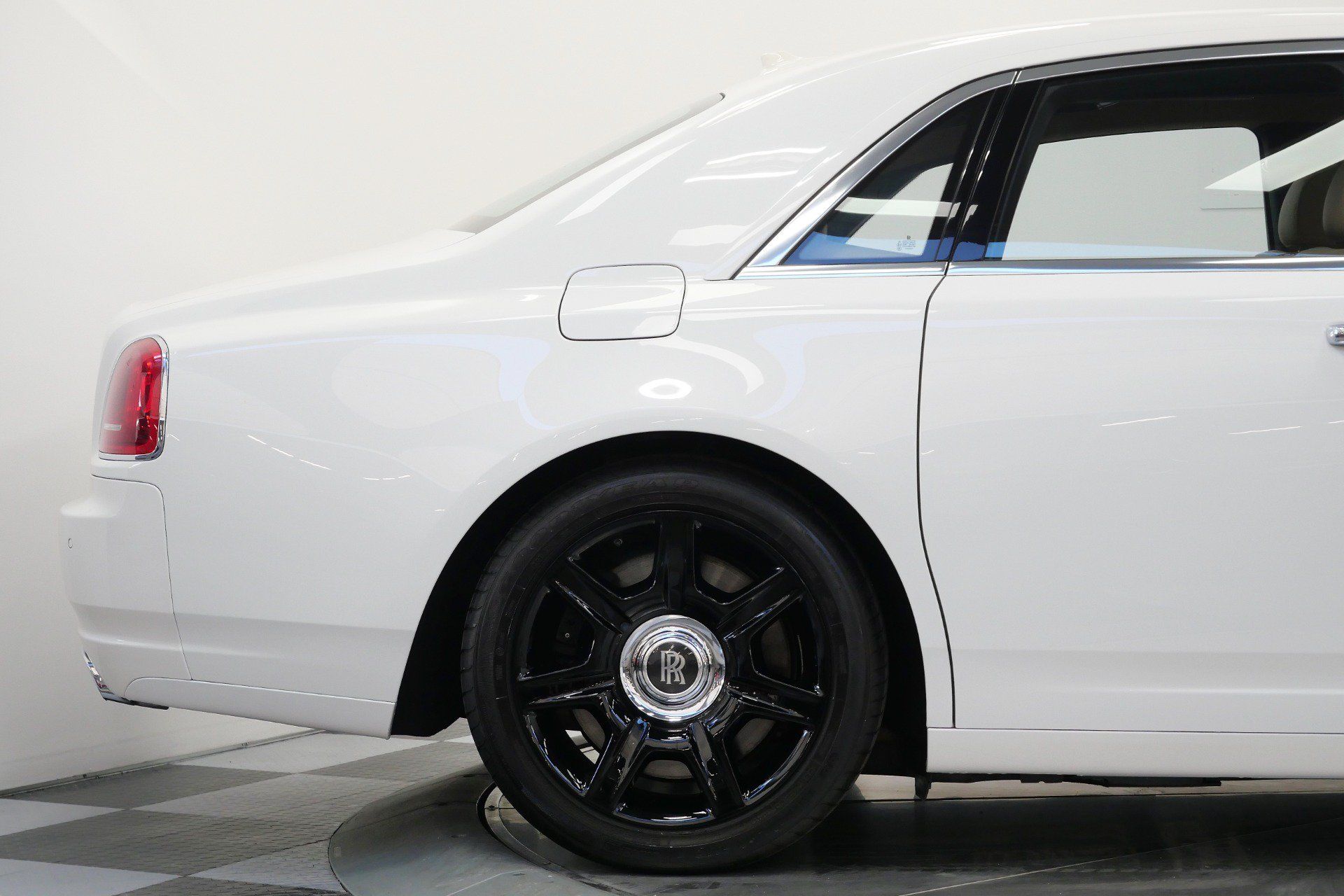 Used 2013 Rolls-Royce Ghost RWD image 53