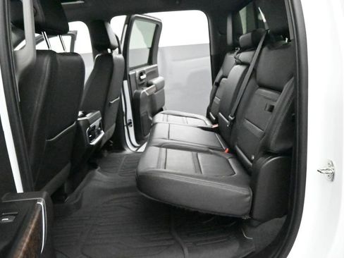 Used 2022 GMC Sierra 3500 Denali w/ Denali Ultimate Package AWD/4WD image 17