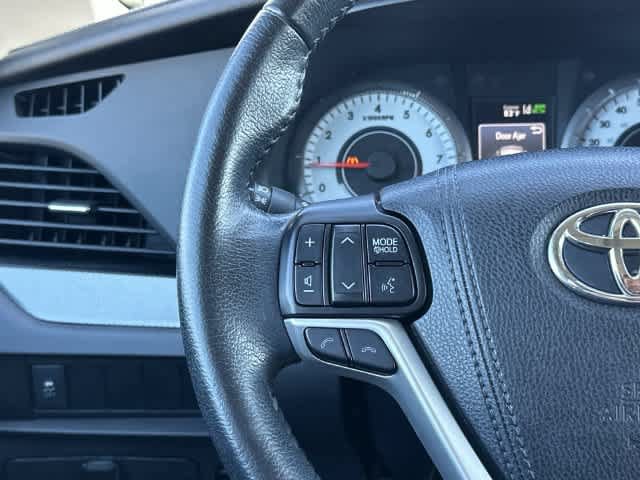 Used 2018 Toyota Sienna SE Premium FWD image 9