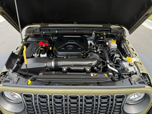 Used 2025 Jeep Wrangler Sport AWD/4WD image 26