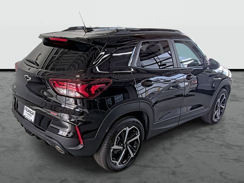 Used 2023 Chevrolet TrailBlazer RS w/ Sun and Liftgate Package image 4