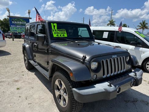 Used 2017 Jeep Wrangler Unlimited Sahara w/ Connectivity Group AWD/4WD image 1