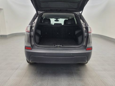 Used 2019 Jeep Cherokee Latitude Plus FWD image 29