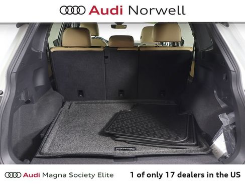 Used 2024 Volkswagen Tiguan SE R-Line AWD/4WD image 13