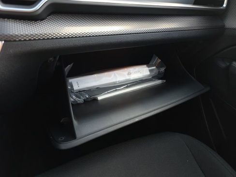 Used 2025 Kia Sportage LX image 16