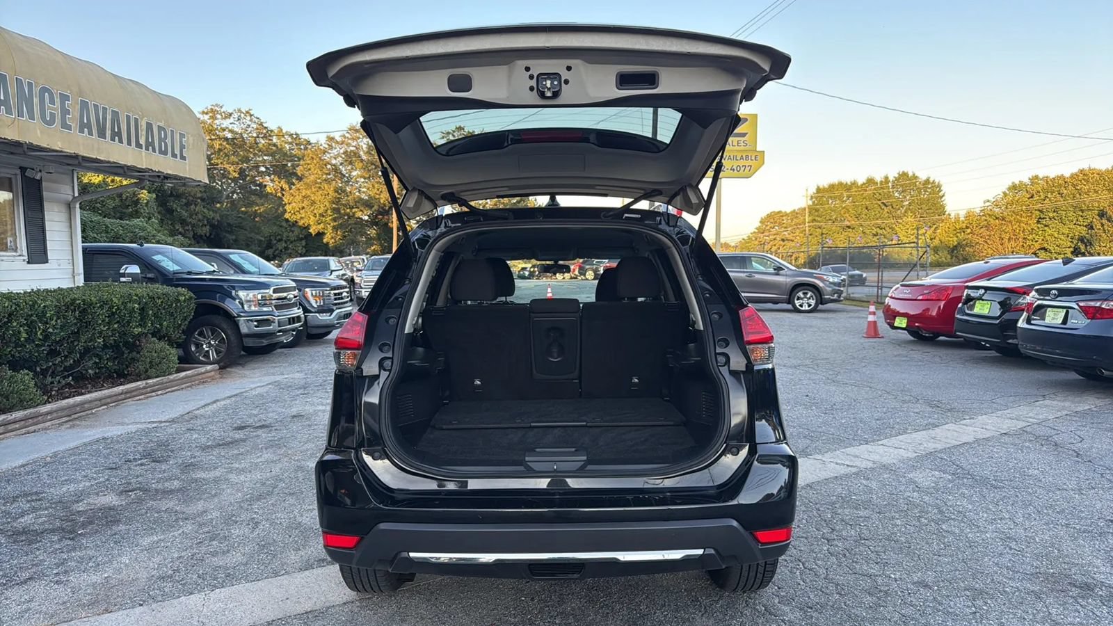 Used 2017 Nissan Rogue S w/ Appearance Package AWD/4WD image 16