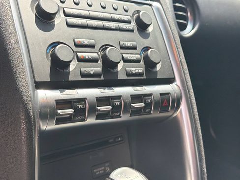 Used 2010 Nissan GT-R Premium AWD/4WD image 32
