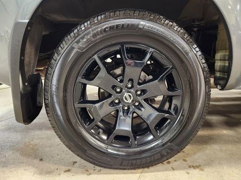 Used 2020 Nissan Frontier SV w/ Midnight Edition Floor Mats image 28