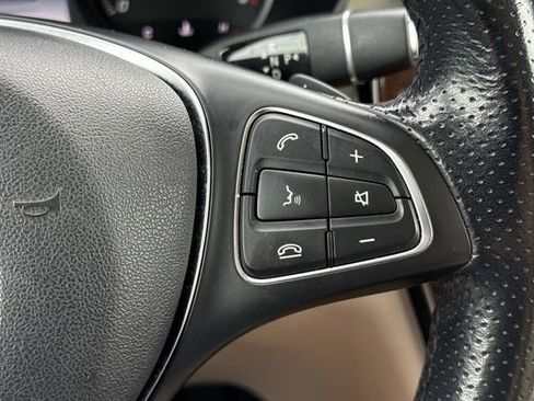 Used 2019 Mercedes-Benz GLC 300 4MATIC image 23