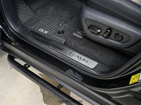 Used 2026 Lexus GX 550 AWD/4WD image 22
