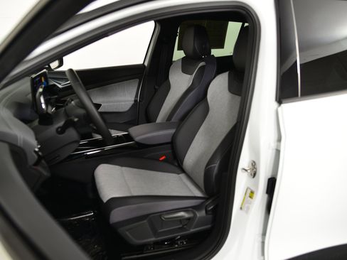 Used 2025 Volkswagen ID.4 Limited image 4