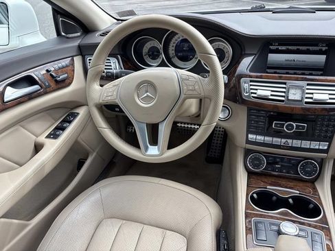 Used 2014 Mercedes-Benz CLS 550 4MATIC image 11