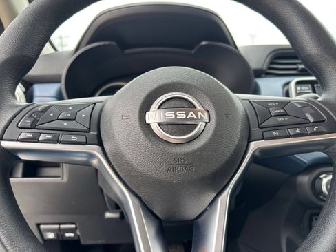 Used 2025 Nissan Versa SV FWD image 25