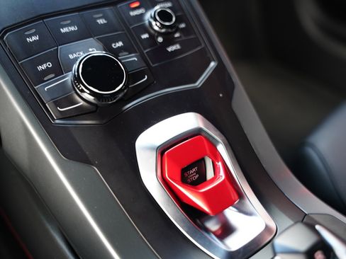 Used 2019 Lamborghini Huracan LP 580-2 image 18