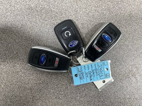 Used 2023 Subaru Outback Touring w/ Tech Package 3 AWD/4WD image 29