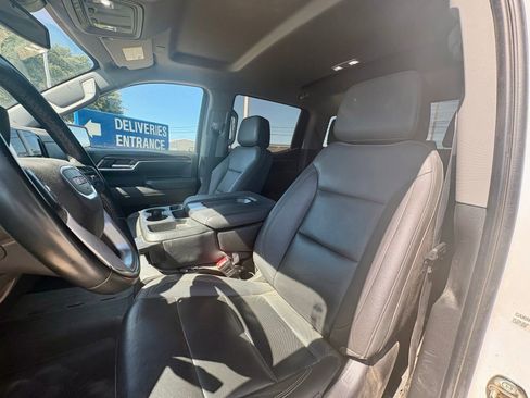Used 2023 GMC Sierra 1500 SLT w/ X31 Off-Road Package AWD/4WD image 17