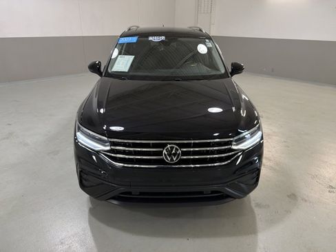 Certified 2023 Volkswagen Tiguan SE FWD image 3