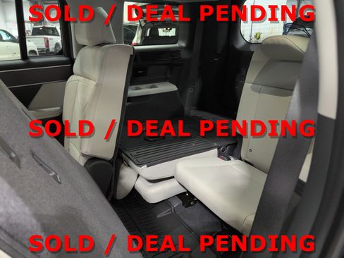 Used 2025 Hyundai Santa Fe SEL image 13