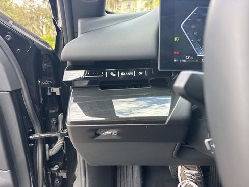 Certified 2026 BMW 530i image 31