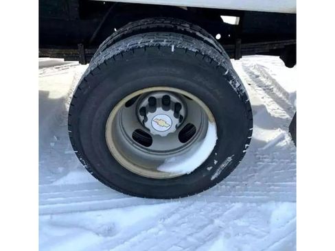 Used 2016 Chevrolet Express 3500 image 15