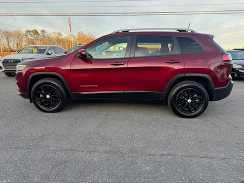 Used 2020 Jeep Cherokee Latitude w/ Cold Weather Group AWD/4WD image 5