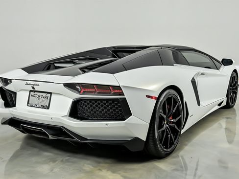 Used 2017 Lamborghini Aventador LP 700-4 AWD/4WD image 11