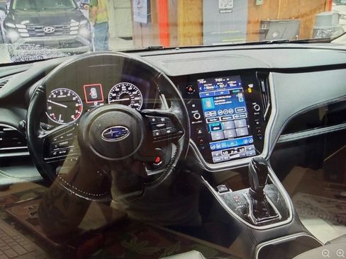 Used 2024 Subaru Outback Onyx Edition AWD/4WD image 6