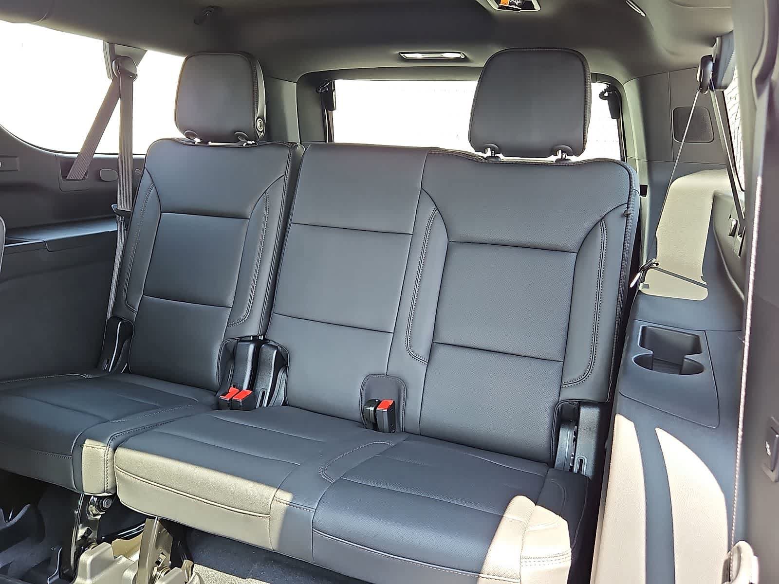 New 2026 Chevrolet Suburban High Country AWD/4WD image 9