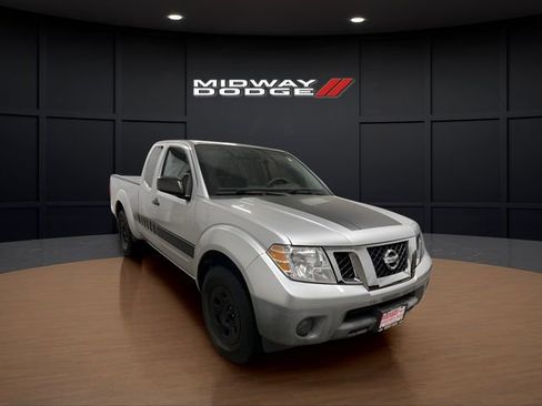 Used 2020 Nissan Frontier S image 1