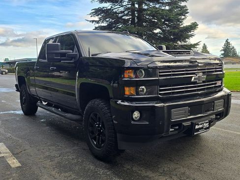 Used 2018 Chevrolet Silverado 2500 LTZ w/ Duramax Plus Package image 8