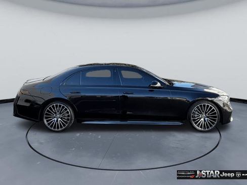 Used 2024 Mercedes-Benz S 580 4MATIC Sedan w/ AMG Line image 4