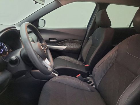 Used 2019 Nissan Kicks SV FWD image 17