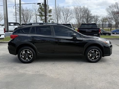 Used 2019 Subaru Crosstrek 2.0i w/ Eyesight System image 3